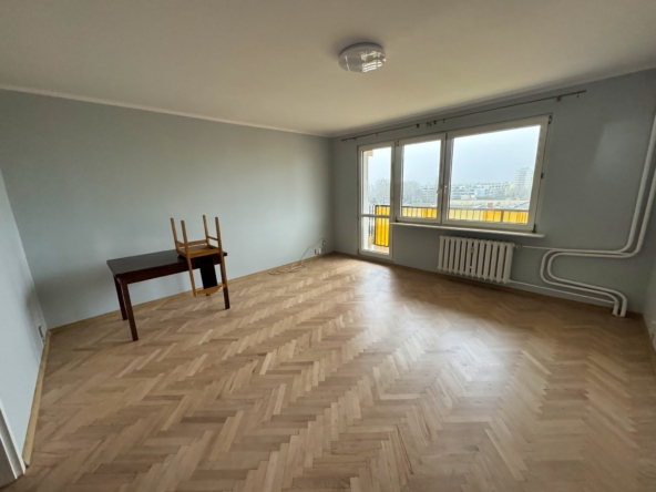 1-pokojowe mieszkanie do wynajęcia w Koninie, os. Zatorze – 33,80 m², V piętro, balkon, częściowe umeblowanie, dobra lokalizacja, dostępne od zaraz.